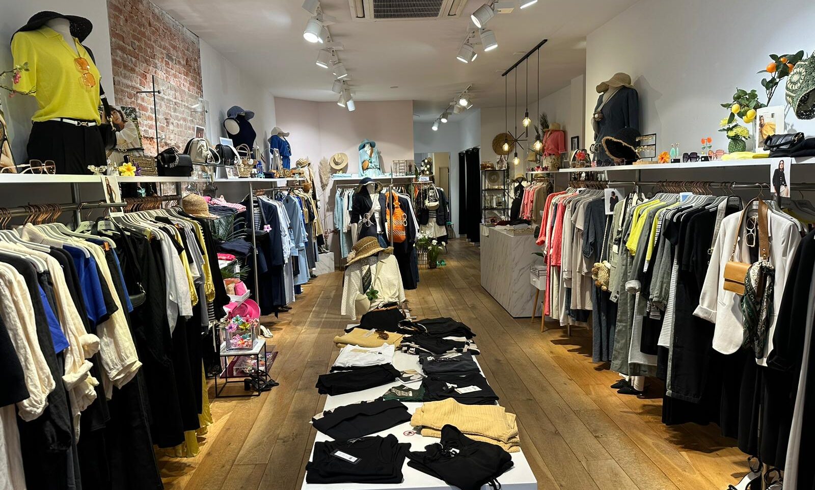 a4bae663-6985-4ec7-807d-99eb15f00121 Kookai Amsterdam Dameswinkel Negen Straatjes