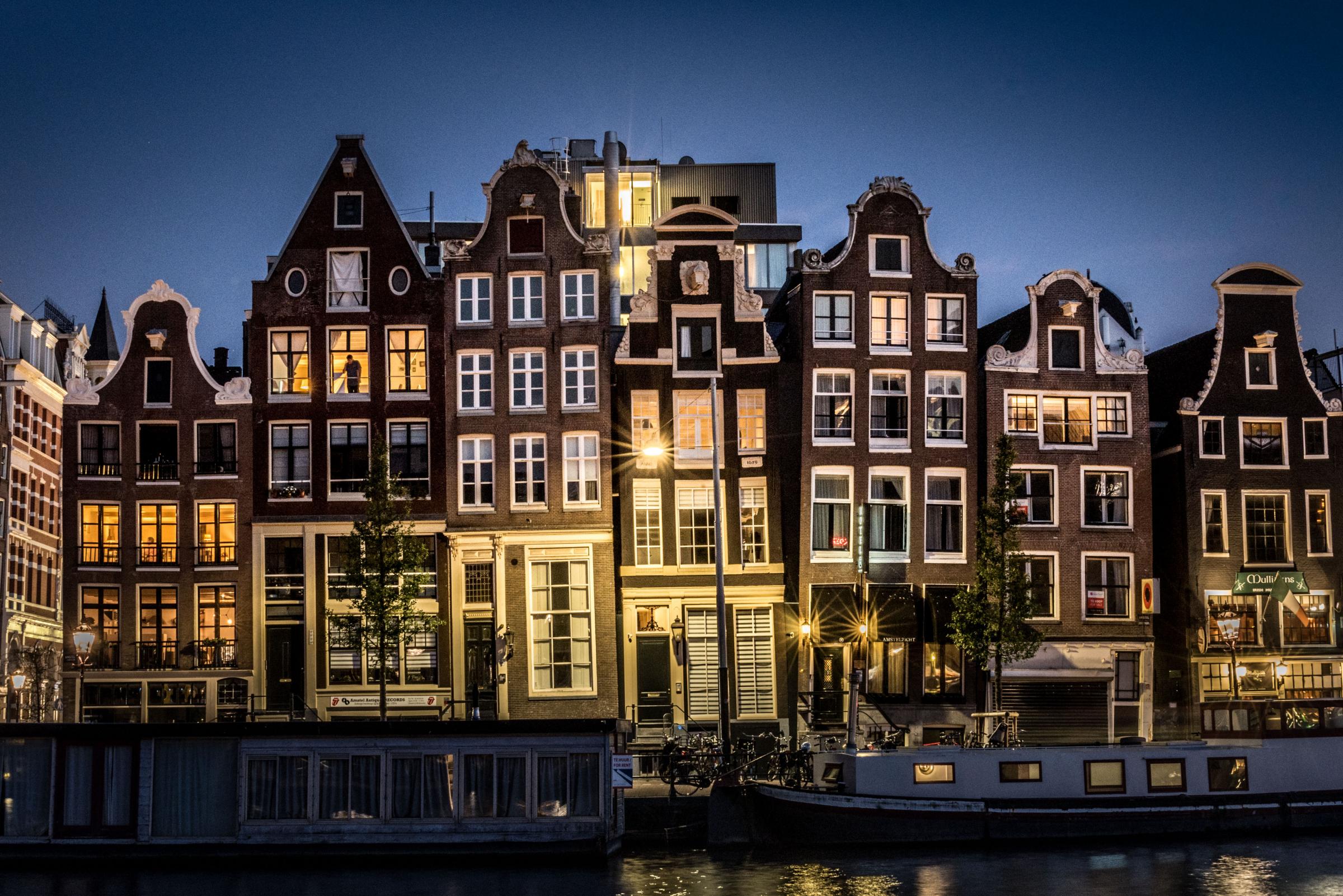 Dansande hus vid Amstel