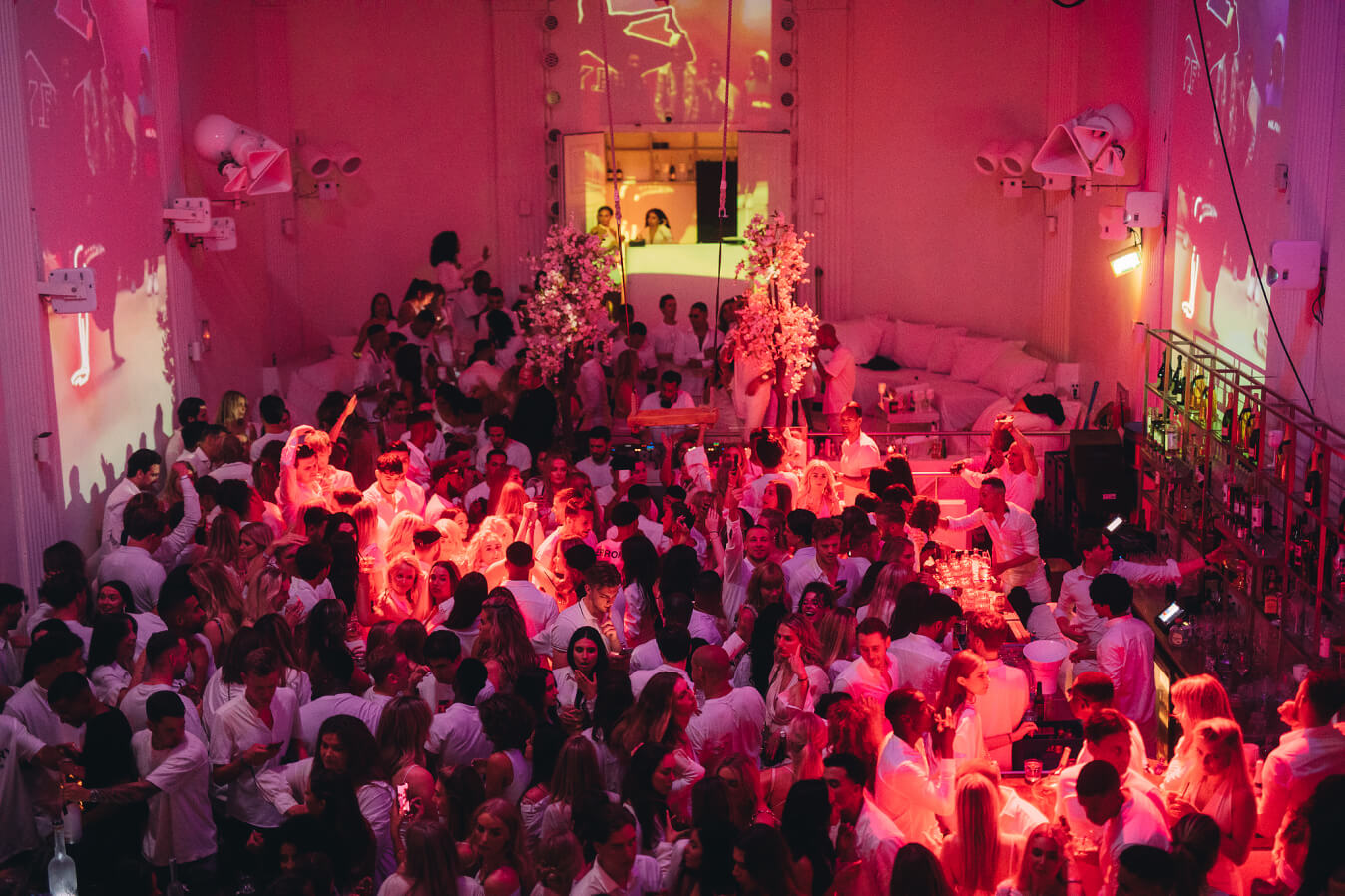 Club uit Miercoles Latin